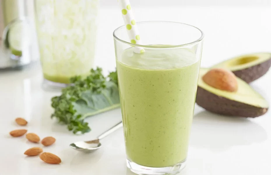 batido de aguacate con almendras