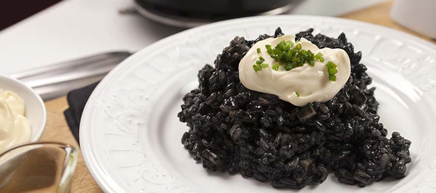 arroz negro con aioli