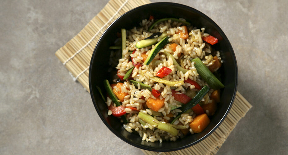 Arroz Integral con Verduras y Salsa de Soja